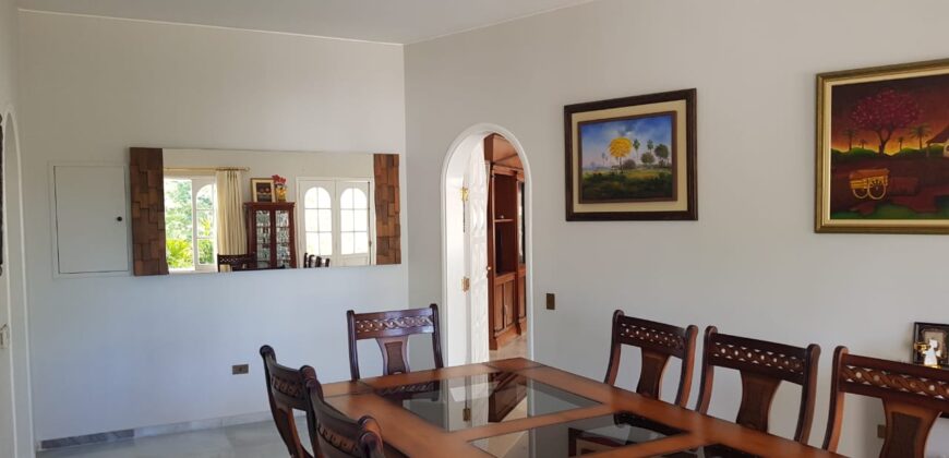 Casa en venta, Paraná Country Club, Calle Venecia Este