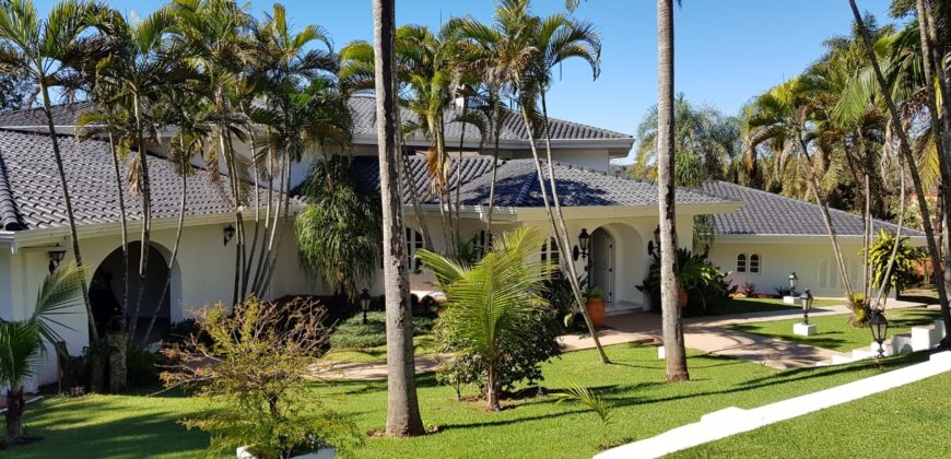 Casa en venta, Paraná Country Club, Calle Venecia Este