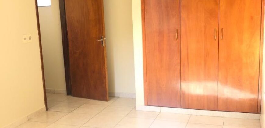 Departamento en alquiler, Paraná Country Club, zona comercial, Calle Luiz bordón/Remberto Gimenez